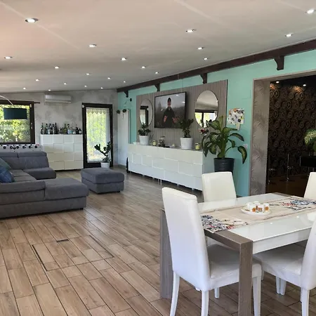 Villa Giselda Con Idromassaggio